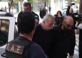 Αδελφοκτονία στην Κρήτη: Ο δράστης πήρε τηλέφωνο τις Αρχές πριν το έγκλημα – «Μου πήρε τα κλειδιά»