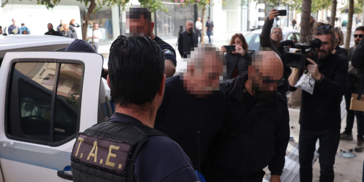 Αδελφοκτονία στην Κρήτη: Ο δράστης πήρε τηλέφωνο τις Αρχές πριν το έγκλημα – «Μου πήρε τα κλειδιά»