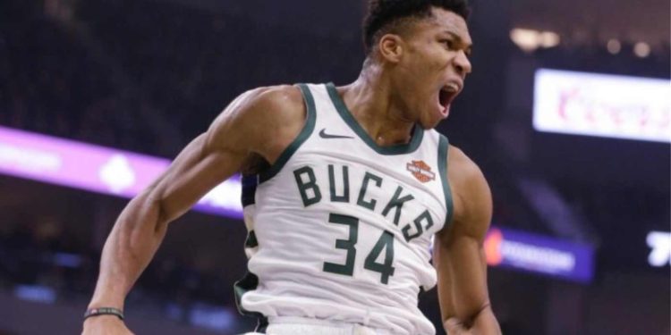 Ο Αντετοκούνμπο μένει στους Μπακς: Το show συνεχίζεται υπόσχεται