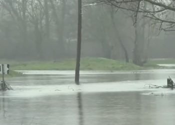 Έβρος: Σε όρια συναγερμού η στάθμη, φόβοι για πλημμύρες