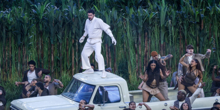 Super Bowl: Το ποσό που πήραν οι… «θάμνοι» του halftime show (βίντεο)