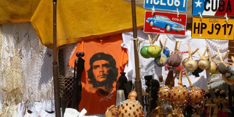 Κούβα: «Η κυριαρχία μας δεν εκβιάζεται» – Απάντηση στις απειλές Τραμπ