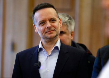 Χάρης Δούκας: ΕΥΔΑΠ και κυβέρνηση πίνουν στην υγεία των κορόιδων