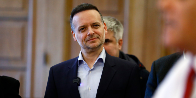 Χάρης Δούκας: ΕΥΔΑΠ και κυβέρνηση πίνουν στην υγεία των κορόιδων