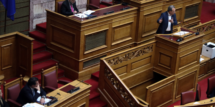 Σκληρή αντιπαράθεση Φάμελλου-Πλεύρη για την Χίο