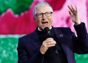 Υπόθεση Έπσταϊν: Ο Μπιλ Γκέιτς διαψεύδει τα δημοσιευμένα email