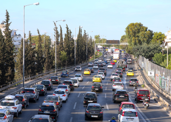 Κίνηση: Στο «κόκκινο» Αττική Οδός και Κηφισίας – Καθυστερήσεις και στον Κηφισό