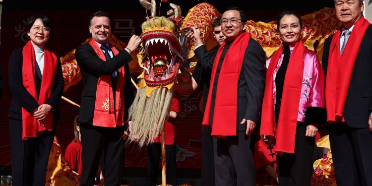 Κινέζικη Πρωτοχρονιά στην Αθήνα: Γιορτή πολιτισμού στην πλατεία Κοτζιά (φωτό)