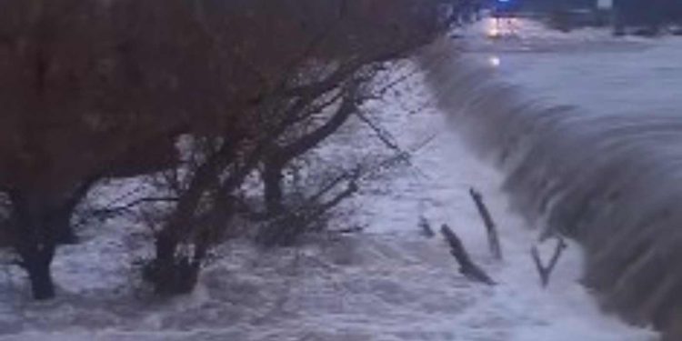 Τραγωδία στην Κομοτηνή: Χείμαρρος έπνιξε 55χρονο οδηγό (βίντεο)