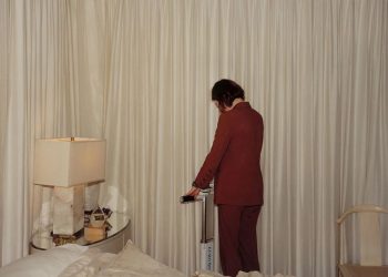 Γιώργος Λάνθιμος: Η πρώτη μεγάλη φωτογραφική έκθεση στην Ελλάδα στη Στέγη Ωνάση