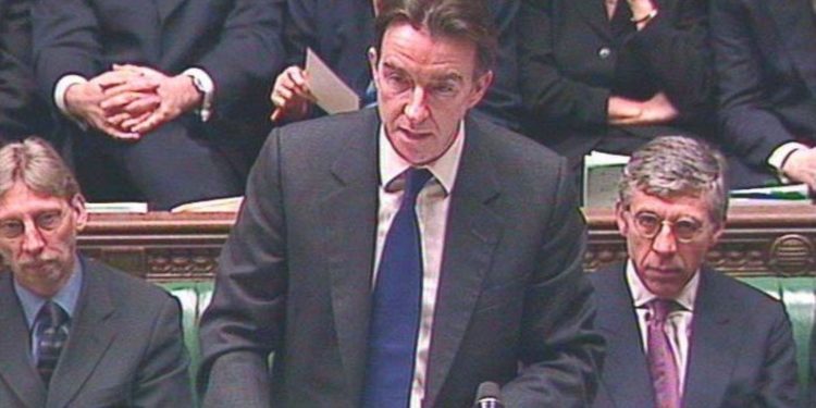 Βρετανία: Παραίτηση Μάντελσον από τους Εργατικούς μετά τις νέες αποκαλύψεις για τα αρχεία Έπσταϊν