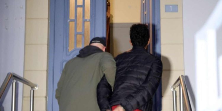 Χίος: Δεν ήταν διακινητής ο Μαροκινός λένε οι δικηγόροι του επικαλούμενοι έξι καταθέσεις