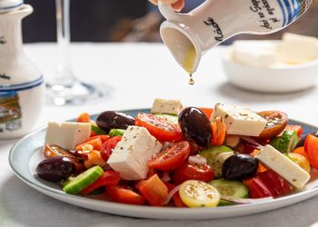 Η μεσογειακή διατροφή συνδέεται με χαμηλότερο κίνδυνο εγκεφαλικού