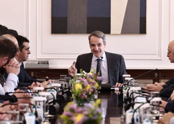 Σε εξέλιξη η συνάντηση Μητσοτάκη – κτηνοτρόφων: «Θα είμαστε κοντά στην ελληνική κτηνοτροφία» (βίντεο)