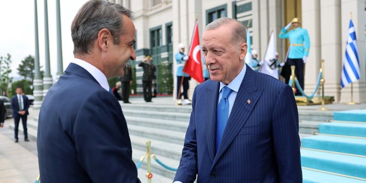 Μητσοτάκης-Ερντογάν: Χαμηλά ο πήχης των προσδοκιών από την ελληνική κυβέρνηση