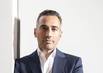 Αρθρο του Νίκου Νυφούδη στο nonpapers.gr: «Το τζάμπα πέθανε», η αλαζονεία ζει και η «κάλυψη» προκαλεί