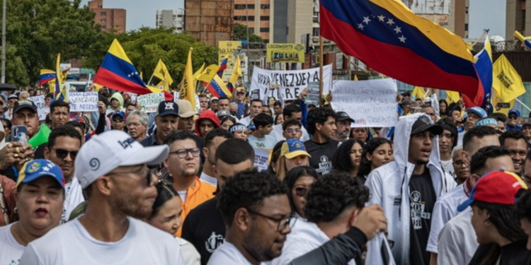 Βενεζουέλα: Χιλιάδες στην πρώτη διαδήλωση της μετά Μαδούρο εποχής