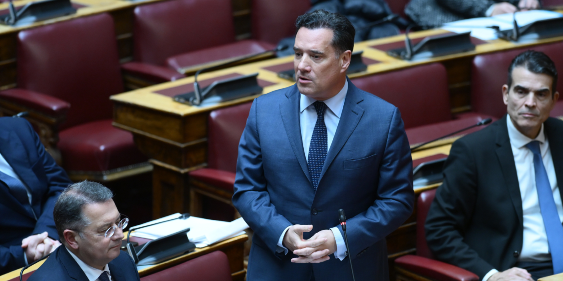 Άγριο επεισόδιο στην Βουλή μεταξύ του Άδωνι Γεωργιάδη και της Ζωής Κωνσταντοπούλου