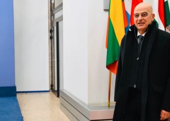 Δένδιας στο ΝΑΤΟ: Η Ελλάδα υπερβαίνει το 3% για την άμυνα