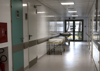 Συναγερμός για τη γρίπη: 15 θάνατοι μέσα σε μία εβδομάδα – Έκκληση για εμβολιασμό από τον ΕΟΔΥ