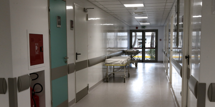 Συναγερμός για τη γρίπη: 15 θάνατοι μέσα σε μία εβδομάδα – Έκκληση για εμβολιασμό από τον ΕΟΔΥ