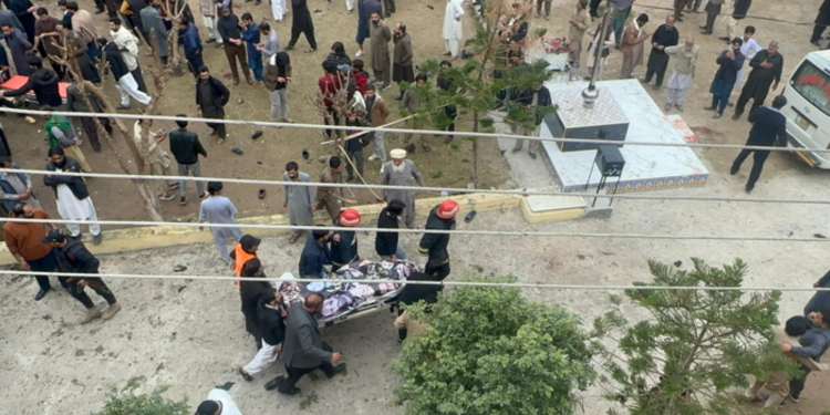 Πακιστάν: Φονική έκρηξη σε τζαμί στο Ισλαμαμπάντ – Τουλάχιστον 31 νεκροί (φώτο)