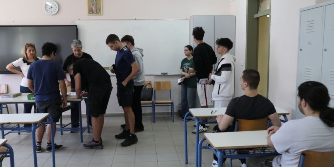 Πανελλαδικές Εξετάσεις: Αλλάζουν ξανά τον νόμο για την εισαγωγή στα ΑΕΙ