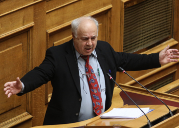 Παναγιώτης Παρασκευαΐδης: Στους 27 οι ανεξάρτητοι μετά τη διαγραφή του από το ΠΑΣΟΚ