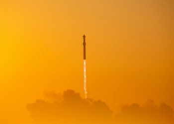 Ίλον Μασκ: Σε 10 χρόνια θα μετακομίσει στη Σελήνη