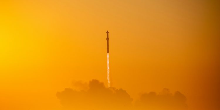 Ίλον Μασκ: Σε 10 χρόνια θα μετακομίσει στη Σελήνη