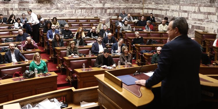 Συνταγματική αναθεώρηση: Σφοδρή αντίδραση του ΣΥΡΙΖΑ