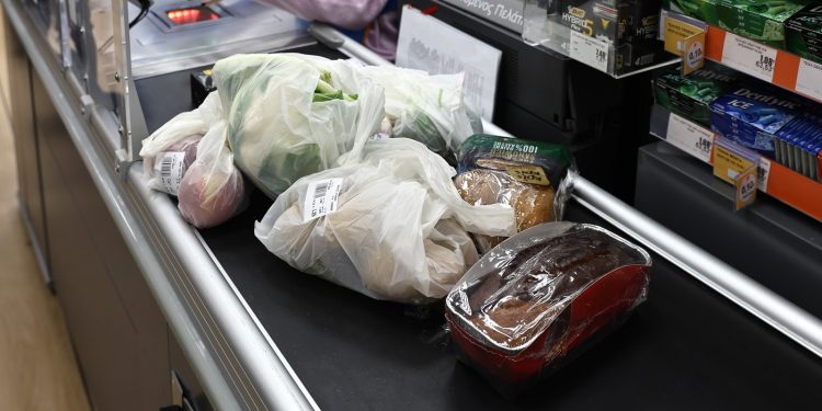 Σε ιστορικά υψηλά τα προϊόντα ιδιωτικής ετικέτας λόγω ακρίβειας