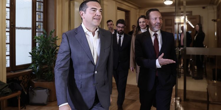 Επίθεση Αλέξη Τσίπρα σε Γιάννη Στουρνάρα: Δώδεκα χρόνια δεν του ήταν αρκετά