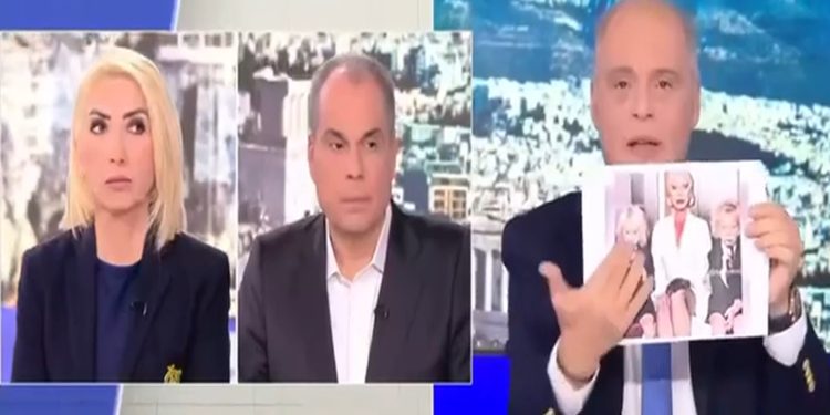 Ο Βελόπουλος έδειξε φωτογραφία της Lady Gaga… ως υλικό του φακέλου Επστάιν (Βίντεο)