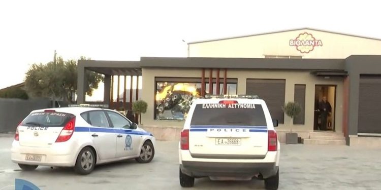 Ο Ρουβίκωνας θέλησε να επιτεθεί στη «ΒΙΟΛΑΝΤΑ» όμως έσπασε λάθος εταιρεία (βίντεο)