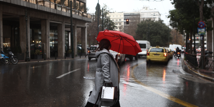 Έρχονται έντονες καταιγίδες στην Αττική – Η προειδοποίηση Κολυδά